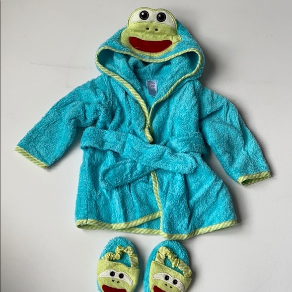 Baby starters bath robe and slippers 0-9 months - Picture 1 of 1